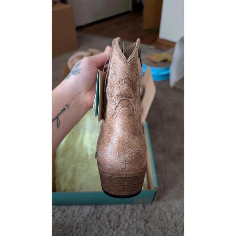 New in box women's 7.5 roper boots - Picture 5 of 7
